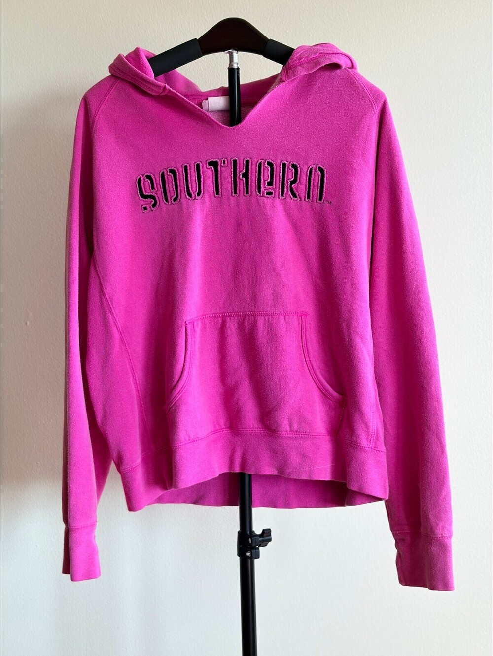Vantage Southern Pink Embroidered Pullover Hoodie Women's Large